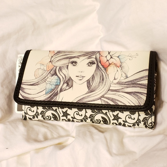 Last 1!!! Disney's Little Mermaid loungefly wallet - Picture 2 of 8